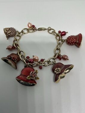 Vintage Liz Claiborne LC Red Hat Society Charm Bracelet Enamel Hats Gold Tone